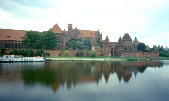 Blick ber die Nogat auf die Marienburg