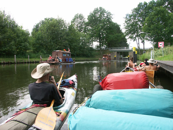 Schleuse Wolfsbruch im Httenkanal 