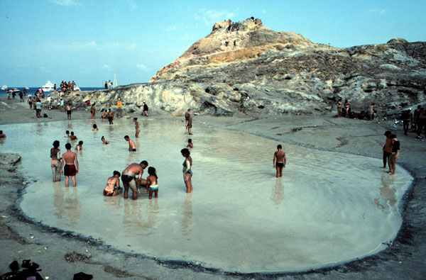 Heiße Schwefelquelle auf Vulcano