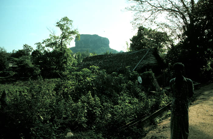Blick auf den Felsen von Sigiriya